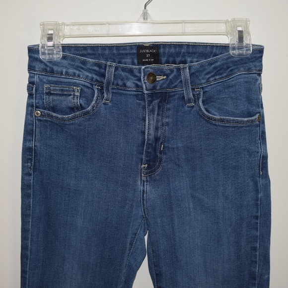 ✨️Boutique Frayed Fringe Hem Skinny Jeans - Picture 3 of 6